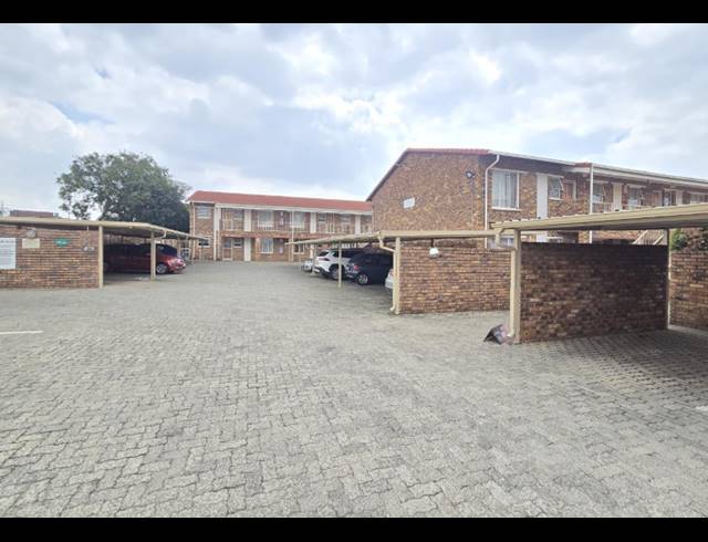2 BEDROOM APARTMENT FOR SALE IN NEW REDRUTH